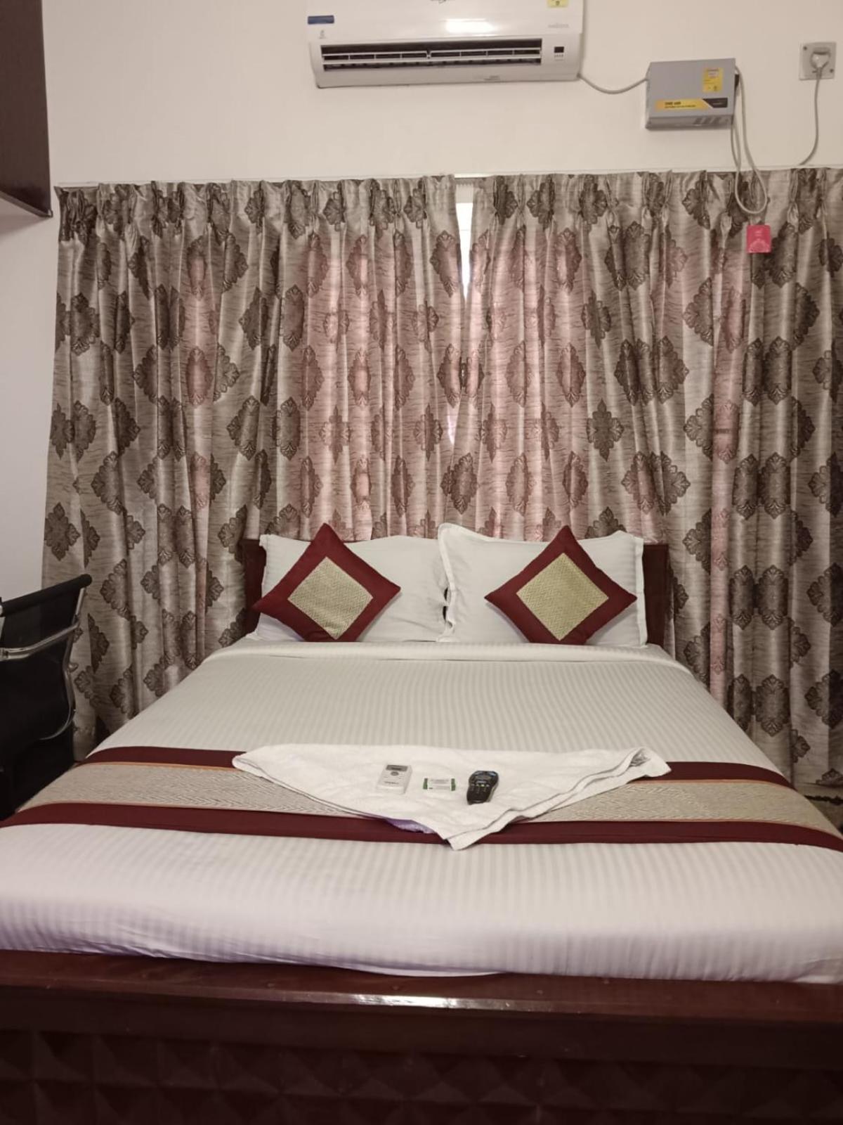 Iris Comfort Inn Chennai Exterior foto