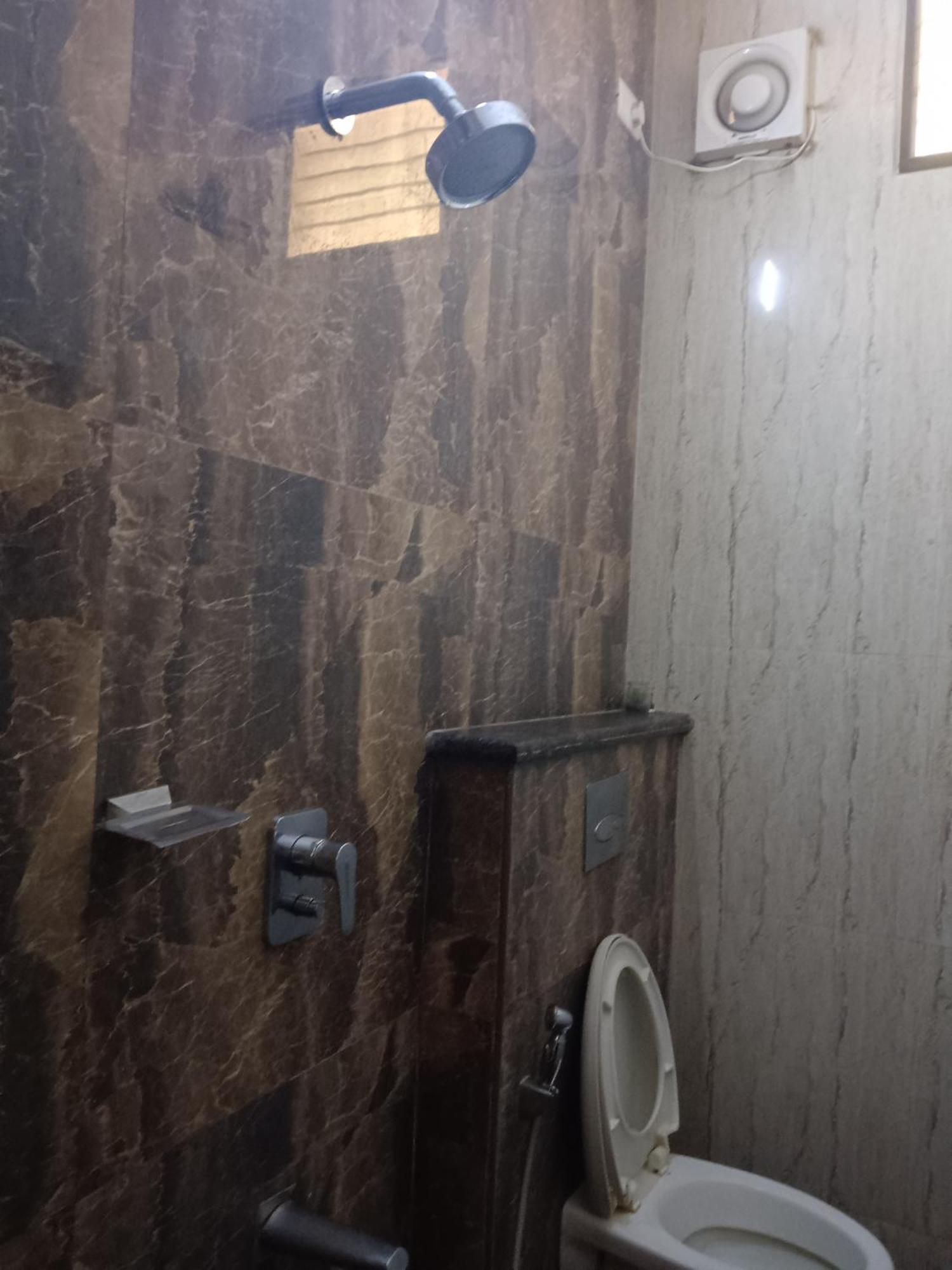Iris Comfort Inn Chennai Exterior foto