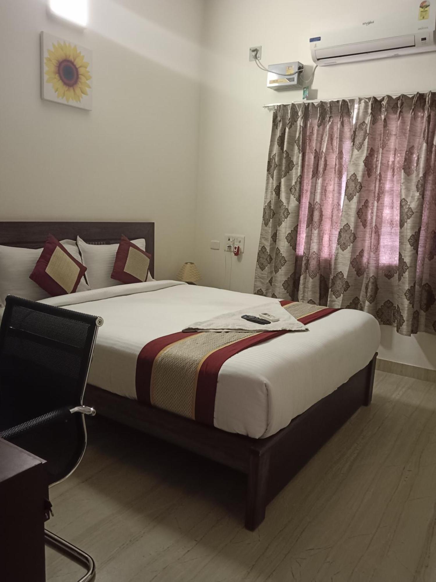 Iris Comfort Inn Chennai Exterior foto